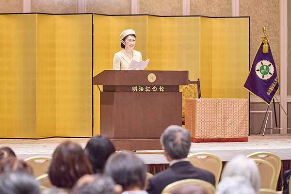 総裁のお写真