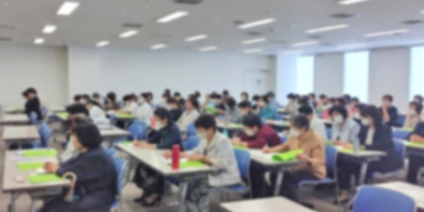 総会に出席の皆さん